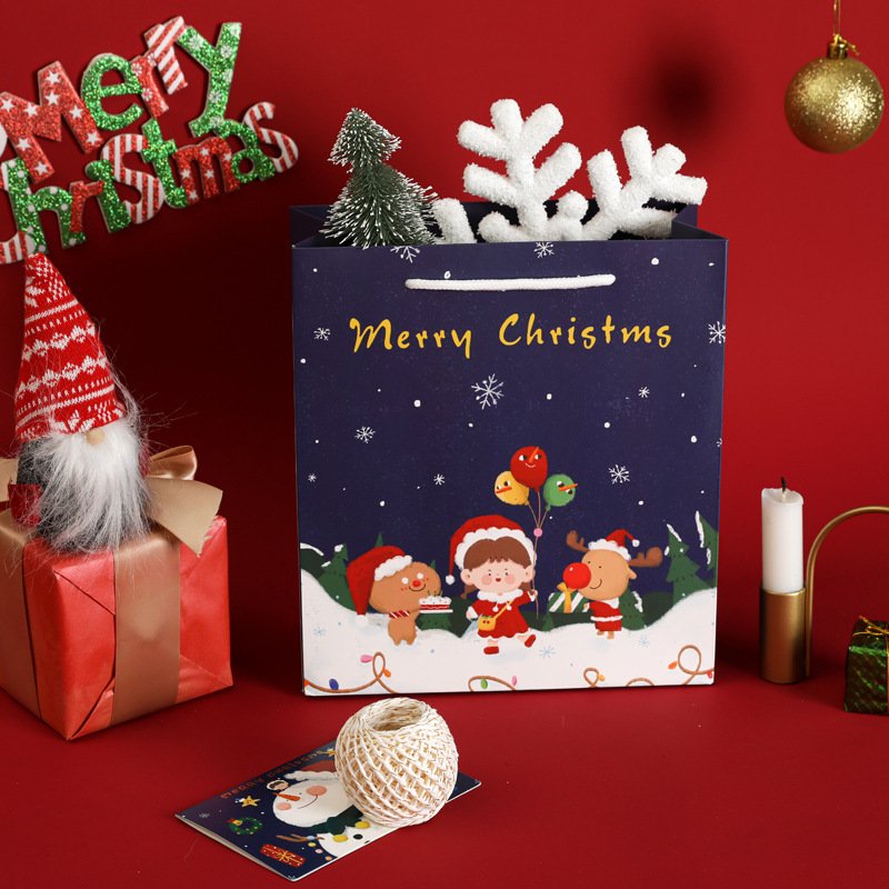 18pcs Christmas Kraft Gift Bags - Image 2