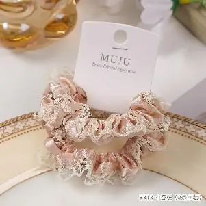 Elegant Lace Hair Band: Infuse Timeless Grace into Your Hairstyle - Image 3